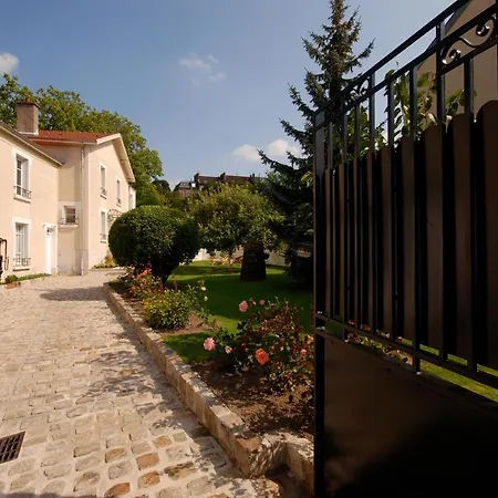 Couette-café Chez Camille 3*