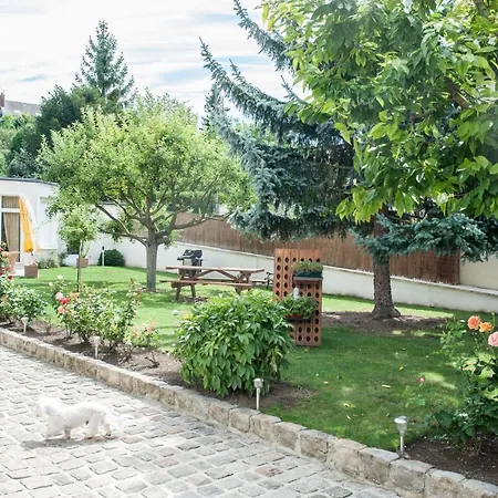 Chez Camille B&B 3*